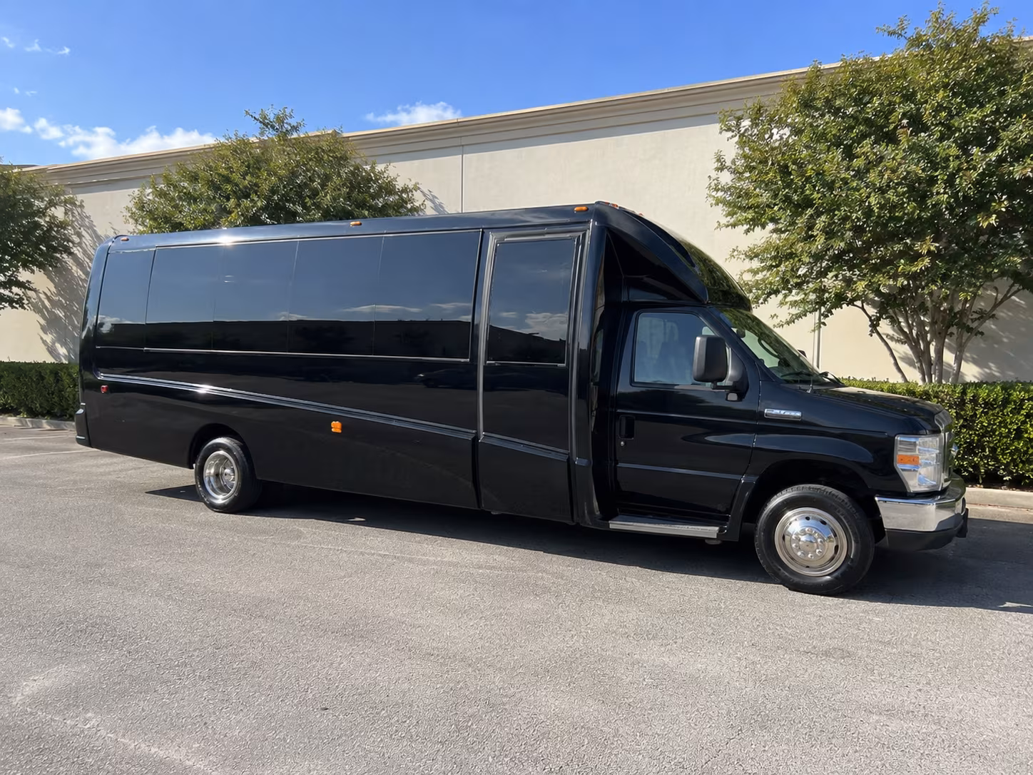 party buses for the bridal party and getting ready transfers in pembroke pines